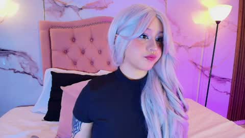 Snapshot of suxan_white chatting on May 25, 8:48 pm suxan_white online show from May 25, 8:48 pm