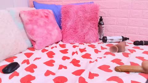 Snapshot of suzan_30 chatting on May 26, 9:11 pm suzan_30 online show from May 26, 9:11 pm