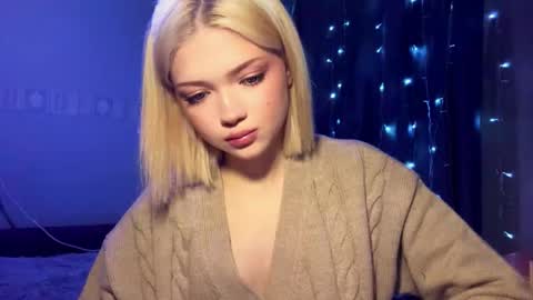 Snapshot of suzannabarmes chatting on March 17, 11:08 pm Stacy online show from March 17, 11:08 pm