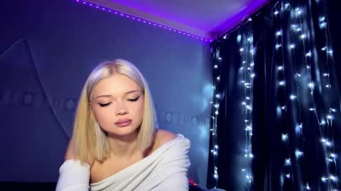 Snapshot of suzannabarmes chatting on March 29, 11:05 pm Stacy online show from March 29, 11:05 pm