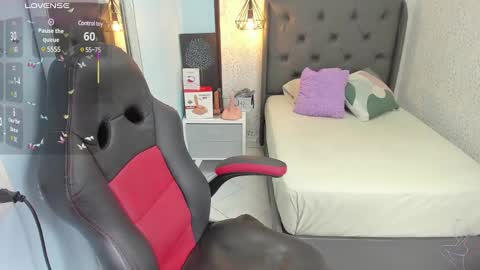 S U Z E T  online show from January 21, 7:50 pm