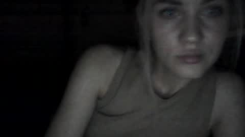 Snapshot of suzie_jenny chatting on July 19, 7:28 pm Suzie Jenny online show from July 19, 7:28 pm