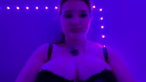 Snapshot of suzukibunny chatting on December 20, 12:41 am SuzukiBunny online show from December 20, 12:41 am