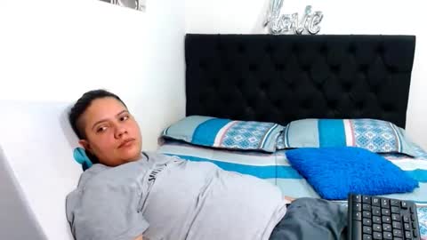 Snapshot of suzy_paz chatting on March 19, 10:14 pm suzy_paz online show from March 19, 10:14 pm