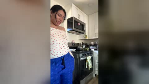 Suzy online show from March 12, 6:25 pm