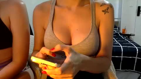 Snapshot of suzysummerrrrrrrrr chatting on February 18, 1:00 pm The real sugar baby Suzy Summer online show from February 18, 1:00 pm