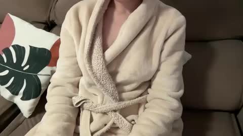 Snapshot of suzysummerrrrrrrrr chatting on October 12, 8:46 am The real sugar baby Suzy Summer online show from October 12, 8:46 am