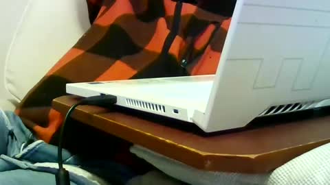 Snapshot of sven_eber chatting on February 20, 8:03 pm Peter online show from February 20, 8:03 pm