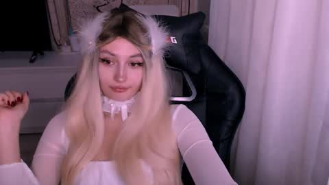 Snapshot of sweeet_baby0 chatting on November 10, 2:10 am Kate online show from November 10, 2:10 am