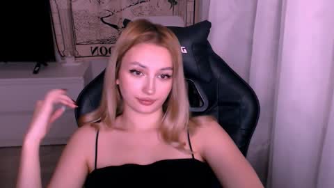 Snapshot of sweeet_baby0 chatting on November 14, 1:15 am Kate online show from November 14, 1:15 am