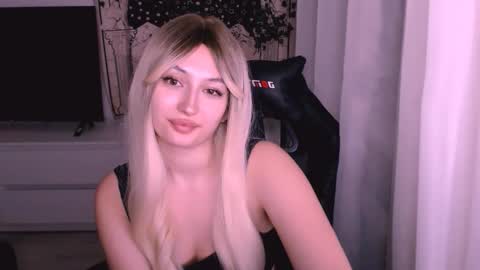 Snapshot of sweeet_baby0 chatting on December 3, 1:20 pm Kate online show from December 3, 1:20 pm