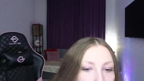 Snapshot of sweeet_lilit chatting on October 25, 9:31 pm SwitLilit online show from October 25, 9:31 pm