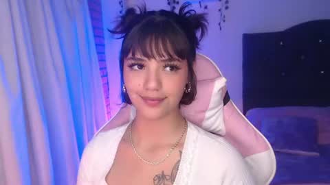Snapshot of sweeetkittyy22 chatting on June 10, 5:39 am sweeetkittyy22 online show from June 10, 5:39 am
