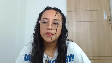 Laura online show from January 24, 7:28 pm