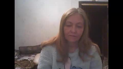 sweet4blonde609 online show from February 18, 5:47 am