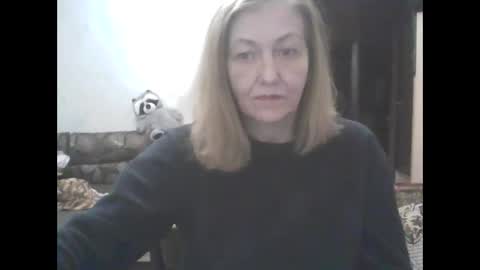 sweet4blonde609 online show from April 27, 4:05 pm