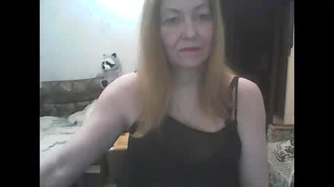 Snapshot of sweet4blonde67 chatting on November 12, 8:15 am sweet4blonde67 online show from November 12, 8:15 am