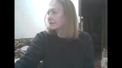 Snapshot of sweet4blonde67 chatting on April 21, 1:42 am sweet4blonde67 online show from April 21, 1:42 am