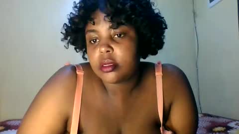 Snapshot of sweet52537 chatting on January 22, 10:40 am sweet52537 online show from January 22, 10:40 am