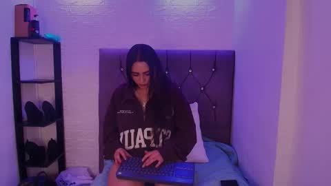 Snapshot of sweet__cherry1 chatting on March 28, 6:40 pm sweet__cherry1 online show from March 28, 6:40 pm