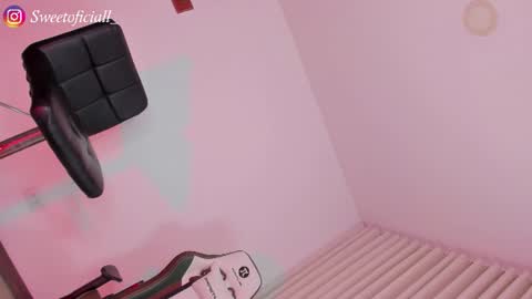 Snapshot of sweet__giirl chatting on July 28, 11:17 am Cell Me Andrea online show from July 28, 11:17 am