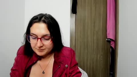 sweet__suck69bitch online show from December 17, 6:02 am