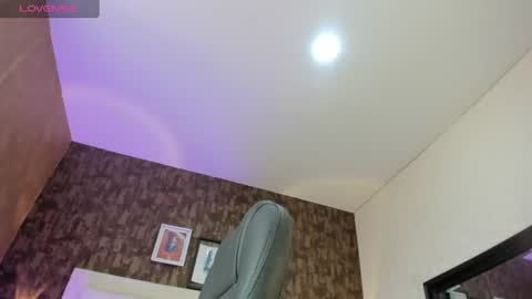 Snapshot of sweet__vanessa1 chatting on June 21, 9:39 pm Vanessa online show from June 21, 9:39 pm