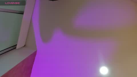Snapshot of sweet__vanessa1 chatting on July 10, 11:18 pm Vanessa online show from July 10, 11:18 pm