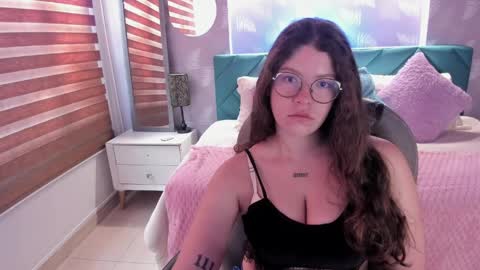 Alice online show from April 4, 12:35 pm