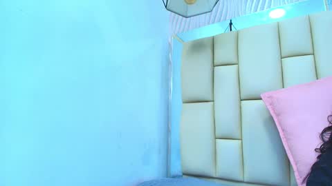 Amye  online show from October 6, 7:11 pm