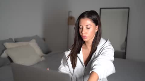 Dorothea online show from October 31, 9:49 pm