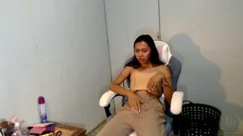 Snapshot of sweet_angelagold chatting on July 22, 7:00 am Angela Gold online show from July 22, 7:00 am