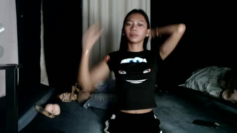 Snapshot of sweet_angelagold chatting on July 28, 8:45 pm Angela Gold online show from July 28, 8:45 pm