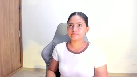 Snapshot of sweet_asheley chatting on March 1, 4:14 am Asheley online show from March 1, 4:14 am