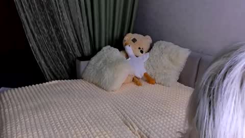 Alice online show from February 8, 3:59 pm