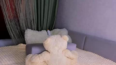 Snapshot of sweet_barbe chatting on April 30, 4:02 pm Alice online show from April 30, 4:02 pm