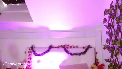 sweet blueberry  online show from December 9, 6:03 pm
