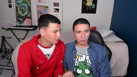 Snapshot of sweet_boys_xx chatting on December 14, 11:50 am CristianBrayan PVT OPEN online show from December 14, 11:50 am