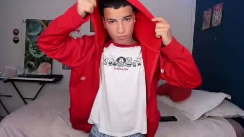 Snapshot of sweet_boys_xx chatting on December 14, 2:53 pm CristianBrayan PVT OPEN online show from December 14, 2:53 pm