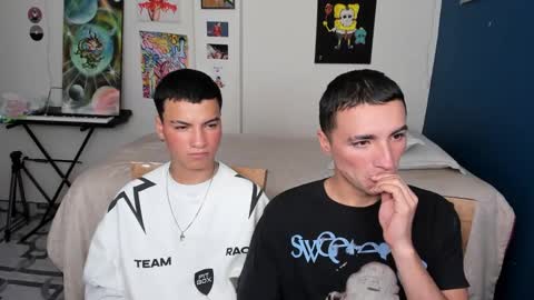 Snapshot of sweet_boys_xx chatting on December 20, 6:19 am CristianBrayan PVT OPEN online show from December 20, 6:19 am