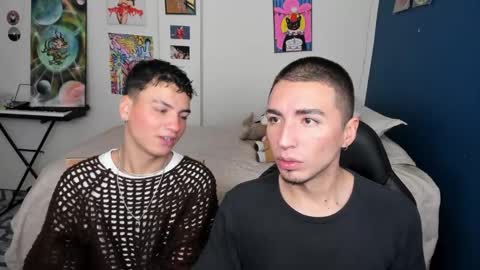 Snapshot of sweet_boys_xx chatting on February 9, 12:08 pm CristianBrayan PVT OPEN online show from February 9, 12:08 pm