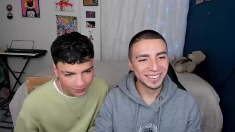 Snapshot of sweet_boys_xx chatting on February 18, 12:28 pm CristianBrayan PVT OPEN online show from February 18, 12:28 pm