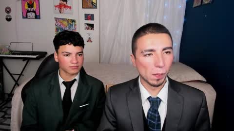 Snapshot of sweet_boys_xx chatting on February 25, 3:05 pm CristianBrayan PVT OPEN online show from February 25, 3:05 pm
