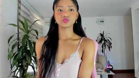 sweet_brunette88 online show from February 18, 7:32 pm