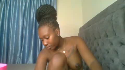 Camila online show from November 2, 5:10 am