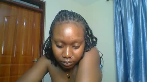 Camila online show from January 17, 1:43 am