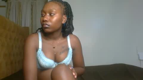 Camila online show from February 2, 1:59 am