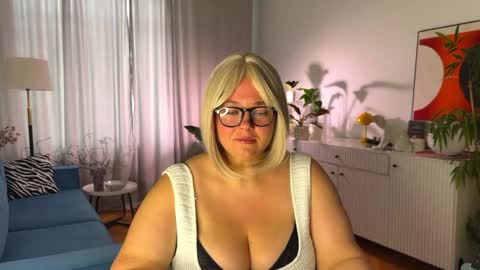 Caroline online show from April 23, 5:52 am