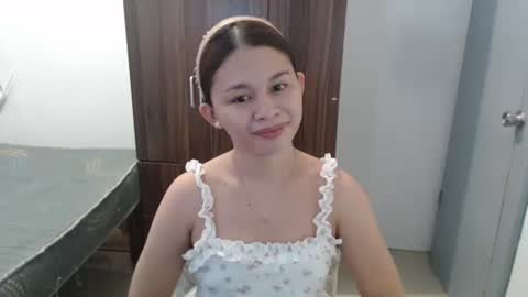 Snapshot of sweet_cassyxx chatting on April 7, 9:32 am sweet_cassyxx online show from April 7, 9:32 am
