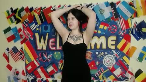 Snapshot of sweet_cherryg chatting on March 4, 7:14 am Ivy online show from March 4, 7:14 am